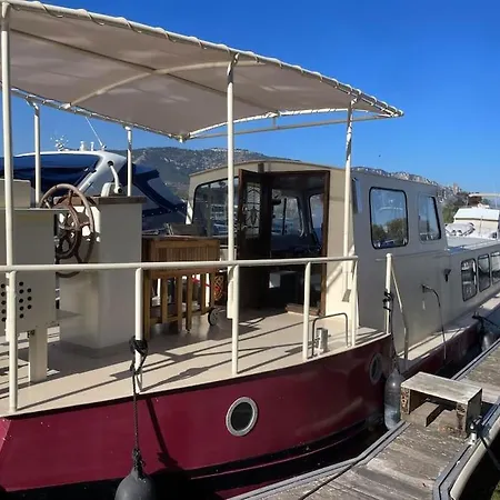 Botel Peniche Cocoun *